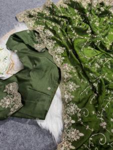 ผู้ผลิตส่าหรีผ้าซาตินชนิดพิเศษพร้อมเลื่อมสำหรับงานเขียนโค้ด - Product Image 3