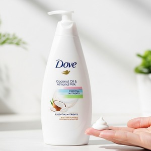 Lait corporel Dove léger avec formule nourrissante pour un usage quotidien, offrant une peau douce et une sensation confortable non collante - Product Image 5