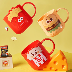 Gobelet à brosse à dents en forme de hamburger, design dessin animé Snack Squad, pour les occasions festives - Product Image 1