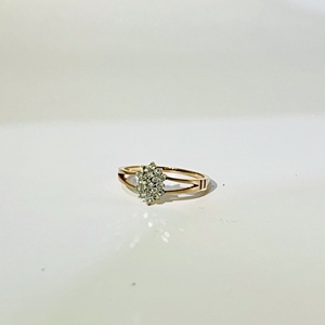 แหวนหมั้นทองคำ 14K ประดับมุกน้ำจืดทรงกลม ดีไซน์ดอกไม้ประดับเพชรทรงเหลี่ยม ฝังแบบช่อง ประดับด้วยหินธรรมชาติ - Product Image 5