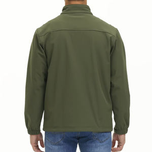 Veste Softshell Doublée en Polaire Personnalisée pour Hommes en Gros pour l'Hiver Imperméable Vêtement de Plein Air avec Style Urbain pour le Printemps - Product Image 2