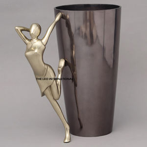 Vase à fleurs en métal artistique de haut niveau ensemble lumière concepteur de luxe fleur décorative irrégulière arrangeant des ornements pour le salon - Product Image 4