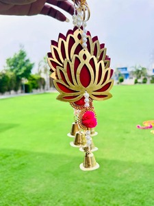 Lotus tenture murale avec cloche décoration de mariage Diwali Navratri coloré Festival décor pendaison de crémaillère Temple cadeau pour les invités - Product Image 4