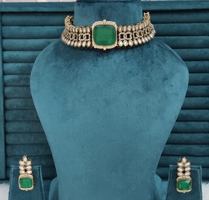 Ensemble de colliers ras du cou de qualité supérieure, peut être porté avec des vêtements ethniques et occidentaux, idéal pour les mariages, les fêtes, beau design tendance - Product Image 3