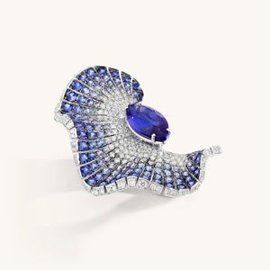 Anillo de cóctel de platino y zafiro con diseño de alas de diamantes pavé, joyería de lujo para fiesta para mujer - Product Image 1