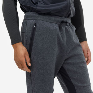 French Terry Men's Jogger Pants Casual Comfort con detalle de logotipo impreso - Product Image 4