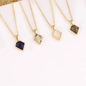 สร้อยคอจี้พลอยมูนสโตนลาบราดอไรต์ธรรมชาติเครื่องประดับทองเหลืองสไตล์มินิมอลที่เป็นของขวัญสำหรับผู้หญิง - Product Image 4