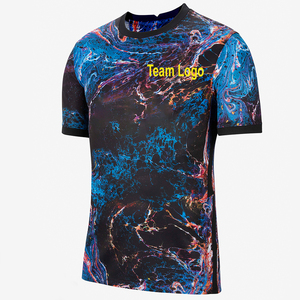 Camiseta de fútbol de estilo vintage y camiseta de fútbol 100% poliéster materiales reciclados técnica de corte automatizado favorito de los fanáticos - Product Image 1