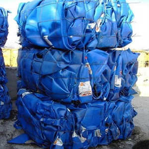 Precio de fábrica, chatarra de alta calidad, balas de tambor azul HDPE, molidos azules HDPE, balas de plástico, chatarra de tambor HDPE - Product Image 1