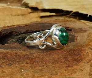 Bague en argent sterling 925 avec malachite verte, pierre précieuse ovale faite à la main, bijoux bohèmes, bague élégante, taille américaine 6 - Product Image 5