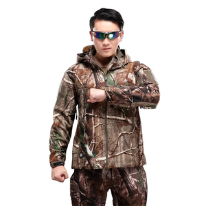Vêtements de chasse d'été en polaire polaire imperméable coupe-vent respirant ignifuge Softshell chaud avec veste à capuche et pantalon - Product Image 3