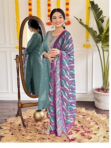 Premium Exclusif Lourd Brodé Ethnique Viscose Chanderi Tissu Kurti avec Lourd Brodé Travail Lin Dupatta Pour Partywear - Product Image 3