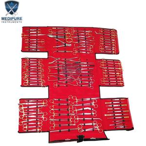 ชุดเครื่องมือผ่าตัดขนาดเล็ก ทำจากสแตนเลส พร้อมด้ามจับชุบทอง ในกล่องพับได้สีแดง - Product Image 4