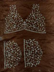 Colección de calidad premium Color increíble Frendy Chifón con bordado de lentejuelas Saree Mujer Fabricante de moda - Product Image 5