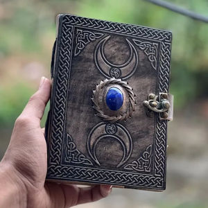 3 pages de journal en cuir de style vintage en relief Lapiz bleu lune de l'Antique fait à la main - Product Image 1