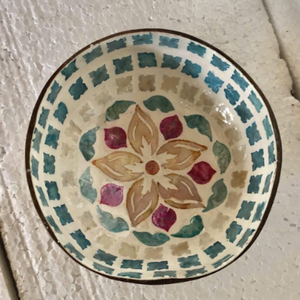 Bol alimentaire en coque de noix de coco naturelle, vaisselle rustique faite à la main et plat de service - Product Image 1