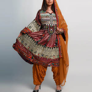 Styles Frock Meilleur Prix Robes Afghani Kuchi À Bas quantité minimale de commande Kuchi Party Robe Traditionnelle Afghane Multicolore. - Product Image 3