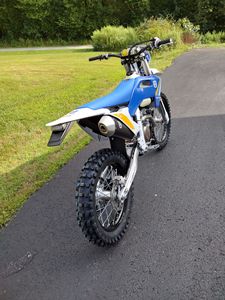 มอเตอร์ไซค์วิบาก FE 450 Heritages Enduro รุ่นปี 2025 พร้อมจำหน่าย มีสินค้าในสต็อก - Product Image 5