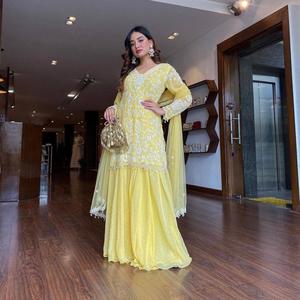 Combinaison Salwar de haute qualité pour femmes, avec broderie lourde en coton semi-tissé, meilleur styliste - Product Image 3