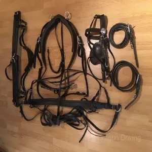 马合成纯皮马驾驶吊带骑行装备马术配件多功能黑色成套