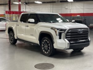 Toyota Tundra 4WD Limited Hybride d'occasion propre 2024 - Product Image 2