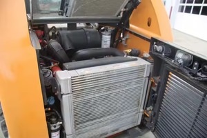 Descripción del Producto: Minicargadora Case SR130B |   Potencia Compacta para Máxima Productividad - Product Image 3