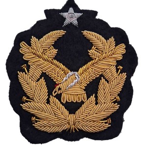Badges de mode personnalisables en toile brodée à la main avec fil de bullion, couleur unie 3D, avec emballage personnalisé - Product Image 1
