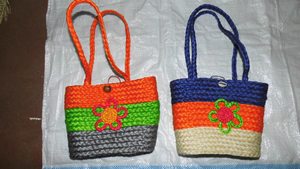 Sac à bandoulière en sisal de <span class=keywords><strong>Madagascar</strong></span> à fermeture par bouton rond et longue sangle pour enfants, petit sac mignon et coloré pour filles - Product Image 5