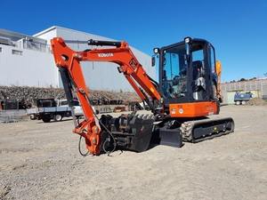 Équipement le plus vendu : Excavatrice KUBOTA U35-4 d'occasion disponible en stock important avec mini-pelle de 4 tonnes - Product Image 4