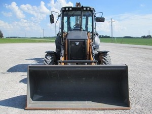 NOUVEAU 2024 CASE 575N EP Tractopelle | Moteur 74 HP | 18.3 pieds de profondeur (Extendahoe) | 4WD Power Shuttle - Product Image 3