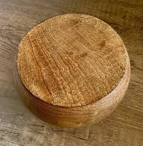 Cuenco de hilo de madera hecho a mano para tejer y ganchillo, recortes de remolino, soporte de hilo perfecto para entusiastas y artesanos - Product Image 4