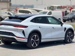 SONG L 2024-2025 EXCELLENT VÉHICULE ÉLECTRIQUE QUATRE ROUES MOTRICES EV avec une autonomie de 501-600 km et une puissance de 300 KW - Product Image 2