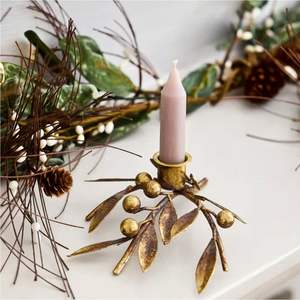 Portavelas de Metal con Hojas Doradas de Estilo Nórdico, Soporte para Velas Cónicas de Latón Antiguo con Diseño de Espino de Pascua para Decoración Navideña, Portavelas al por Mayor - Product Image 1