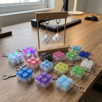 Clavier mécanique 4 touches LED anti-stress, jouet sensoriel, pendentif porte-clés en PC transparent, accessoire de bureau, cadeau de vacances pour adultes et enfants