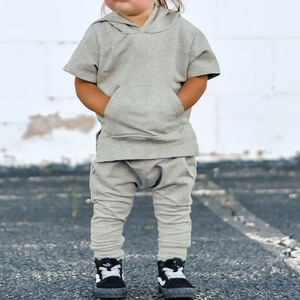 Ensemble décontracté deux pièces pour adultes personnalisé, sweat à capuche à manches courtes et pantalon de jogging, tissu polaire uni, coton doux, tenue unisexe - Product Image 2