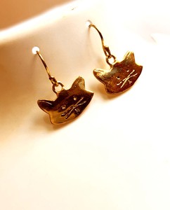 Pendientes colgantes de Hamsa chapados en oro de latón de lujo hechos a mano para fabricación de joyas y regalos de cumpleaños - Product Image 4