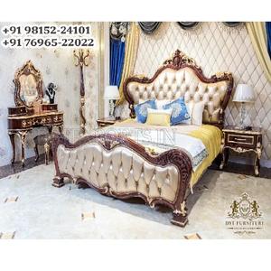 Juego de Muebles de Dormitorio Moderno de 5 Piezas con Cabecera Acolchada, Muebles de Dormitorio Barrocos en Diseño Moderno, Juego de Dormitorio Contemporáneo de Madera de Teca, EE. UU. - Product Image 1