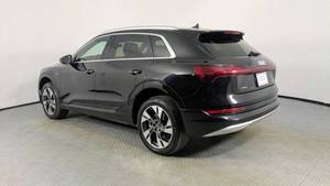 Audi e-tron quattro Premium Plus AWD 2022, SUV 4 portes, occasion, à vendre - Product Image 2
