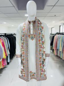 Kurta en tissu de soie classique royal lourd de qualité supérieure avec broderie - Product Image 3