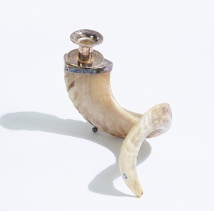 Bougeoir Design en Corne de Mouton avec Acier Inoxydable Design Luxe Fêtes Décoration Intérieure Article Pilier de Bougie en Corne - Product Image 2