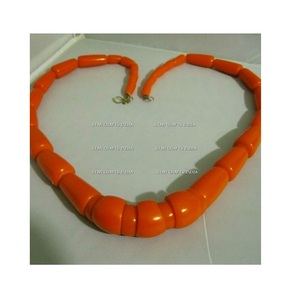 Nouveaux modèles de bijoux mode vacances d'été femmes résine bois perles collier pour femmes mode épingles en émail - Product Image 1