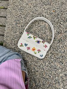 Bolso bordado con patrón de hojas y forro interior - Product Image 4