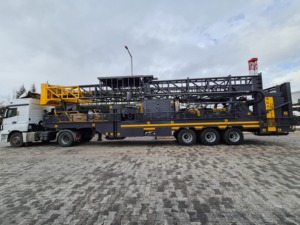 Nouvelle plateforme de forage rotative pour puits d'eau 95T-TR1500 (XXL) avec profondeur de forage maximale de 1800 m, diamètre de forage de 700 mm, pompe diesel montée sur remorque - Product Image 3