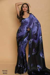 Sari en soie satinée blanche pour femmes avec imprimé floral rose pour les fêtes d'été Inspiré de la beauté japonaise - Product Image 2