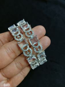 BRAZALETES DE ESTILO CLÁSICO DE DIAMANTE AMERICANO BRAZALETES CHAPADOS EN PLATA TRADICIONALES Y DE MODA Y ZIRCON CUBIC PARA MUJERES Y NIÑAS - Product Image 4