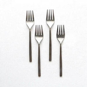 Fourchette à fruits en acier inoxydable de conception classique avec poignée de créateur faite à la main ensemble de fourchettes à fruits royaux pour restaurant - Product Image 2