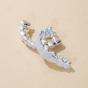 Juego de Grillz de Lujo Plateados con Incrustaciones de Moissanita Redonda con Corte Brillante para Unisex, Diseño de Dientes de Hip Hop para Fiestas - Product Image 2