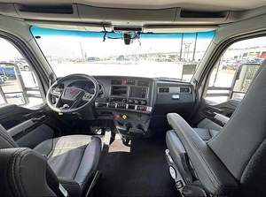 USATO 2025 Kenworth - W990 14.9L 6 Cilindri 3 Assi Potenza 450 CV Motore Diesel X15 CLASSE 8 (AMT) 12 Velocità Guida a Sinistra - Product Image 2