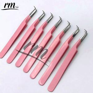 Pince à épiler pour extensions de cils en acier inoxydable RMI Wholesale, pointe argentée et poignée plane, pince à épiler rose poudré - Product Image 2