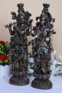 Artesanía Nirmala, Estatua de Radha Krishna Hecha a Mano en Poliresina para Decoración y Adoración en el Hogar o Templo, Origen Rajasthan - Product Image 4